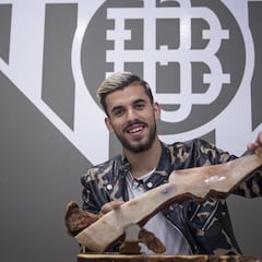 Dani Ceballos anima al Betis en el derbi: "Fuerza verdiblanca"