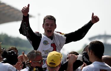 Entre 2013 y 2015 Esteve Rabat vive su mejor momento en la clase intermedia, con los terceros puestos de 2014 y 2015 y el título de 2015. Asciende a MotoGP en 2016, donde nunca ha tenido motos competitivas y para 2021 aún debe aclarar su futuro tras quedarse sin asiento en el Esponsorama, cuyas Ducati satélites serán para Luca Marini y Enea Bastianini.