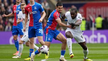 Daniel Muñoz conquista a Oliver Glasner con su nivel en Crystal Palace