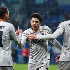 Taison abre la puerta de octavos