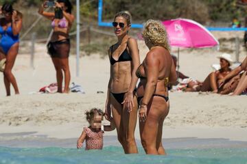 El entrenador del Atlético de Madrid se está tomando unos días de merecido descanso con su familia en las playas de las Islas Baleares.