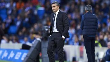 SAN SEBASTIAN, SPAIN - DECEMBER 14: Head coach Ernesto Valverde of FC Barcelona reacts during the Liga match between Real Sociedad and FC Barcelona at Estadio Anoeta on December 14, 2019 in San Sebastian, Spain. (Photo by Juan Manuel Serrano Arce/Getty Im