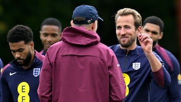 Atención al tiro imposible de Harry Kane en entrenamiento