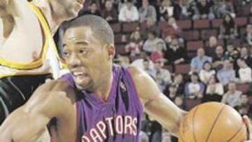 <b>POLÉMICO. </b>Alston, en un partido contra Seattle SuperSonics.