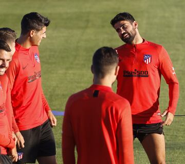 Diego Costa con mejor cara después del malestar de ayer