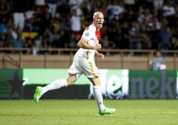 1-1. Andrea Raggi celebró el gol del empate.