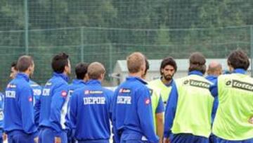 <b>PACIENTE. </b>Oltra asume que tendrá que empezar la pretemporada sin tener cerrada la plantilla que comenzará la Liga en agosto.