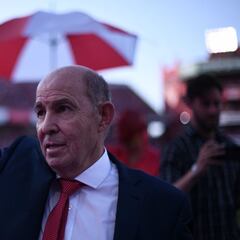 Independiente paga tributo a Bochini en un emotivo homenaje