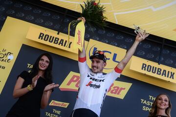 John Degenkolb celebrando en el podium tras su victoria en la etapa de hoy.