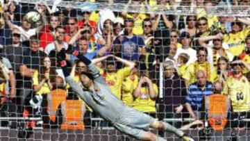 VETERANO. Manuel Almunia está ahora en el Watford tras haber jugado en el Arsenal, entre otros.