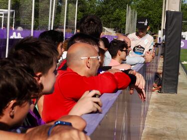 El Real Valladolid vuelve al trabajo en fiesta y a puerta abierta