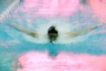 La nadadora estadounidense Olivia Bray durante la final de los 100m mariposa en los nacionales.