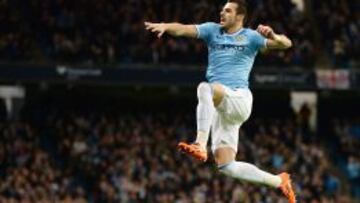 Negredo y Nasri doblegan a un Swansea con cinco españoles