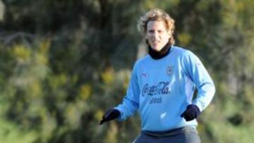 <b>CHARRÚA. </b>Forlán se entrena con Uruguay antes de debutar en la Copa América.