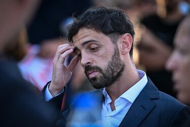 Bernardo Silva llega al funeral de Diogo Jota y su hermano André Silva en la Igreja Matriz de Gondomar el 5 de julio de 2025 en Gondomar, Portugal.