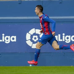 Charles se reconcilia con el gol casi cuatro meses después