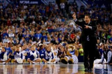 El entrenador de los Kentucky Wildcats, John Calipari, no paró de dar ordenes a sus hombres.