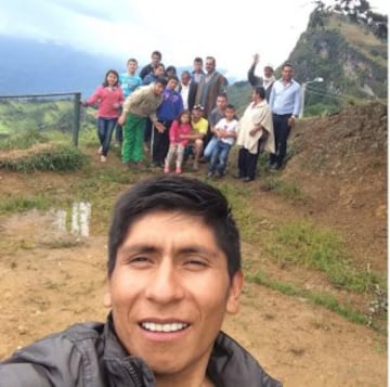 Hijo de Eloísa Rojas y Luis Quintana, novio de Paola, padre de Mariana, hermano de Dayer y vocero de Unicef; así el rol de vida del campeón del Giro de 2014 que hoy cumple 26 años. 