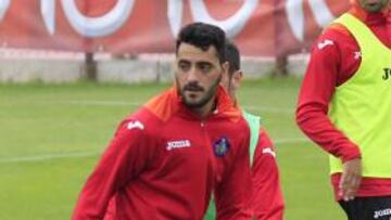 <b>BUSCA DESTINO. </b>Güiza, en el entrenamiento de ayer.