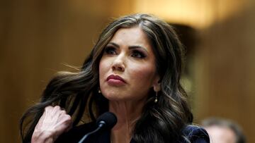 Kristi Noem, secretaria de Seguridad Nacional, se ha involucrado en varias polémicas y algunas la han llevado a ser vetada de ciertas zonas.
