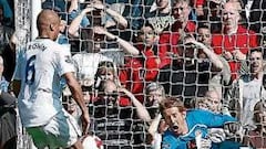 Benítez asfixió a Ferguson y se estrenó ante el United