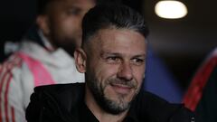 River Plate's head coach Martin Demichelis gestures before the Argentine Professional Football League Tournament 2023 match against San Lorenzo at the Pedro Bidegain stadium in Buenos Aires, on July 8, 2023. (Photo by ALEJANDRO PAGNI / AFP)