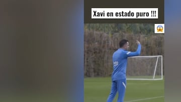 El recado de Xavi a Luuk de Jong en medio del entreno que ha sorprendido a todos