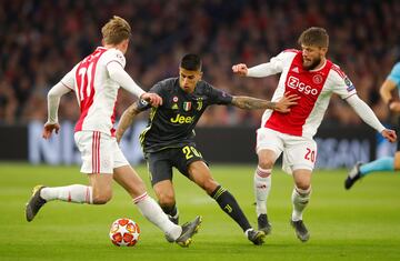 Joao Cancelo y Lasse Schone  