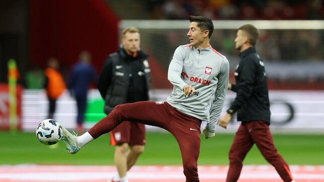 Lewandowski, suplente por una “leve lesión”