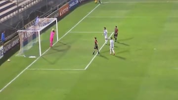 El gol más surrealista de esta Libertadores lo hizo Alianza