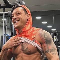 Mesut Özil, más fuerte que nunca: “Un año de trabajo muy duro”