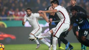 El Atalanta remonta en Bérgamo y el Roma se aleja de la Juventus