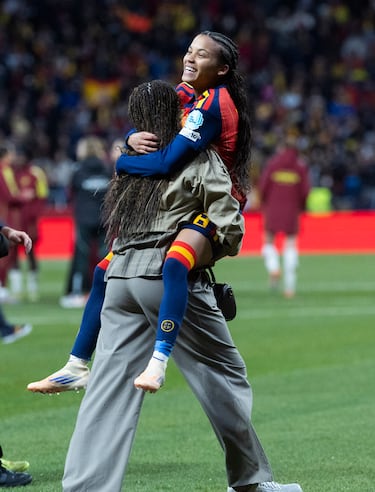 Vicky López celebra la victoria.