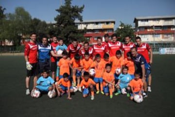 El plantel cruzado llegó hasta Recoleta para compartir con los niños de la comuna.