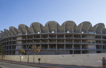 En este estado se encuentra actualmente el Nuevo Mestalla. El club valencianista iniciará trámites burocráticos para reanudar las obras, paralizadas desde 2009.