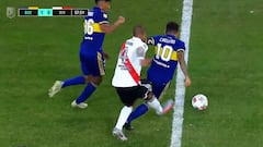 Era para roja: Maidana le pegó de atrás a Tevez y Tello solo lo amonestó