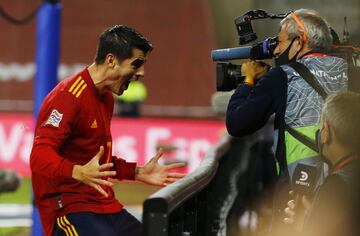 1-0. Álvaro Morata celebró el primer gol.