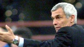 <b>A LA ESPERA. </B>El Mallorac ofrece a Cúper tres millones de euros y tres años de contrato.