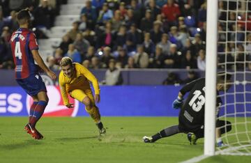 Griezmann buries Gameiro's far-post cross to establish a 4-0 lead.