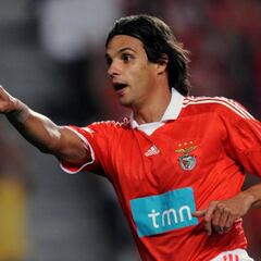 Cristiano y Messi, al nivel de Pelé y Maradona, según Nuno Gomes