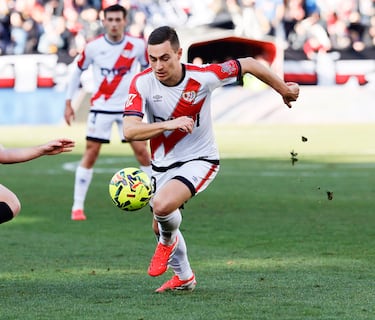 El máximo goleador de la Franja volvió a ser decisivo. Hizo el primer gol y provocó el penalti que sirvió para el tanto de la victoria. Sigue llamando a la puerta de De la Fuente para seguir en la Selección.