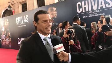 Mat&iacute;as Almeyda estuvo presente en el estreno mundial de &#039;Chivas, La Pel&iacute;cula&#039; durante el Festival Internacional de Cine de Morelia, en el que caus&oacute; revuelo debido a que se reencontr&oacute; con quienes logr&oacute; la histor