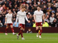 Soccer Football - Premier League - Aston Villa v Arsenal - Villa Park, Birmingham, Britain - December 6, 2025 Arsenal's Martin Odegaard looks dejected after Aston Villa's Matty Cash scores their first goal Action Images via Reuters/Andrew Couldridge EDITORIAL USE ONLY. NO USE WITH UNAUTHORIZED AUDIO, VIDEO, DATA, FIXTURE LISTS, CLUB/LEAGUE LOGOS OR 'LIVE' SERVICES. ONLINE IN-MATCH USE LIMITED TO 120 IMAGES, NO VIDEO EMULATION. NO USE IN BETTING, GAMES OR SINGLE CLUB/LEAGUE/PLAYER PUBLICATIONS. PLEASE CONTACT YOUR ACCOUNT REPRESENTATIVE FOR FURTHER DETAILS..