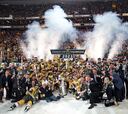 Los Vegas Golden Knights llevan la Stanley Cup del hielo al desierto