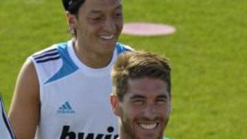 AL MARGEN. Özil y Ramos siguen recuperándose de sus lesiones.