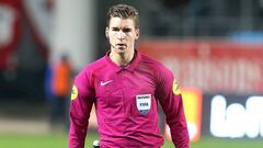 El lío del año: falló el ojo de halcón, dio un gol que no era y el árbitro lo anuló tras 9 minutos