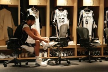 En 2005, un momento en el vestuario de Tim Duncan antes de enfrentarse contra los Detroit Pistons.