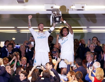 En agosto de 2017 levantó junto a Marcelo la Supercopa de España tras vencer al Barcelona en la final.