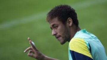 Neymar: "Nada cambió, sigo siendo el mismo futbolista"