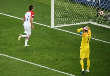 Marca Mandzukic tras un error de Lloris. Recibió la pelota dentro del área, intentó regatear al delantero ante la presión y este se la robó y marcó a placer. 